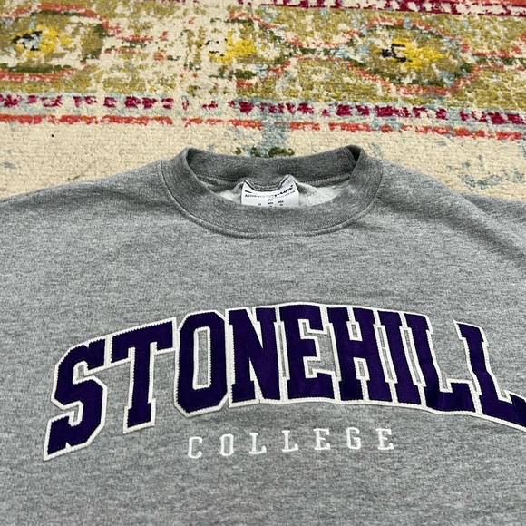 Stonehill College Seahawks Champion NCAA Crewneck Jumper Stitched Sweatshirt - Picture 3 of 5